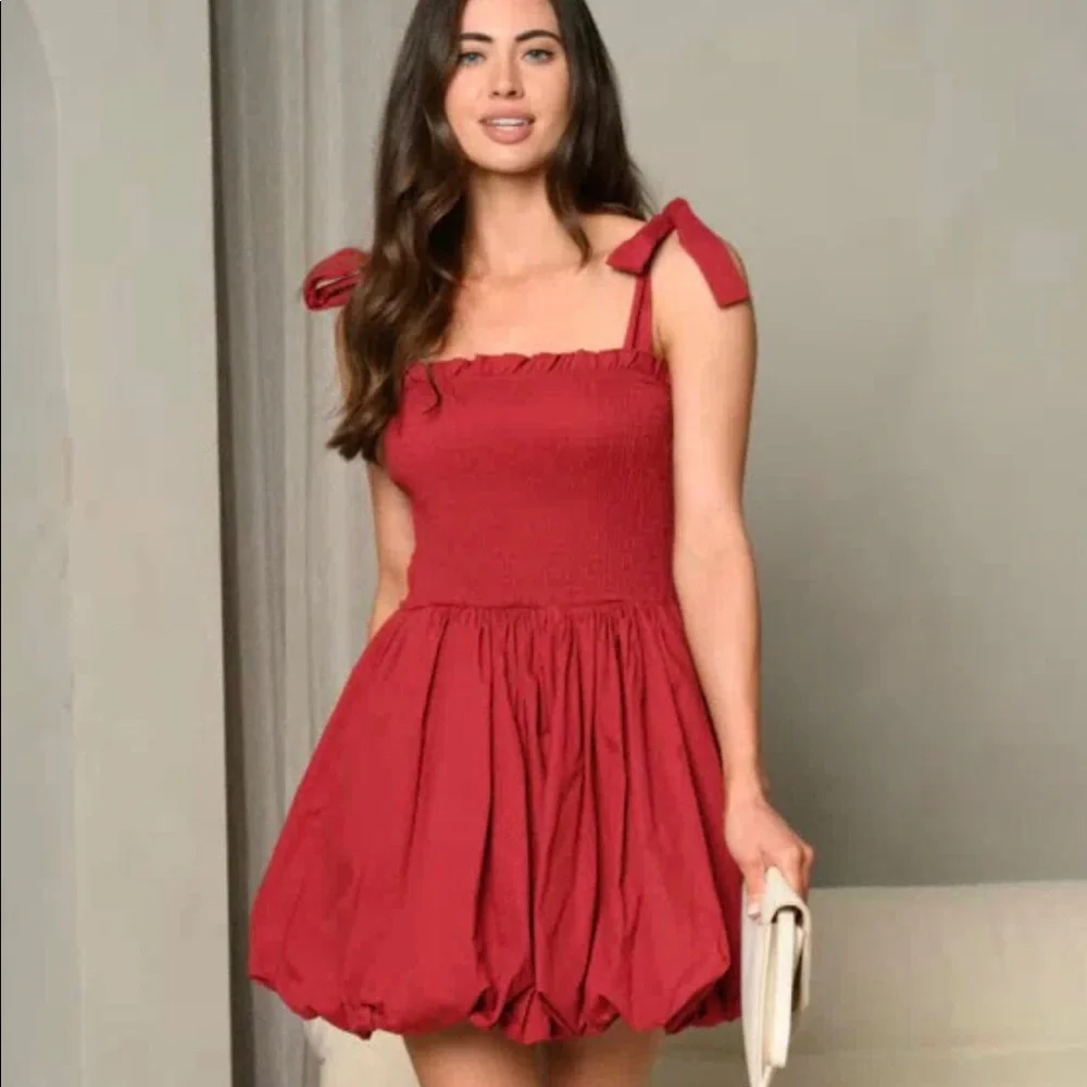 Red Dress - Picture 2 of 5